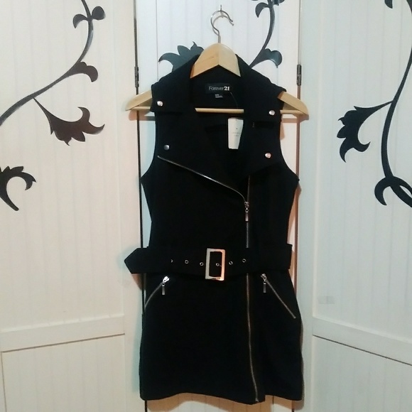 Forever 21 Dresses & Skirts - NWT Forever 21 black zip down sleeveless Dress